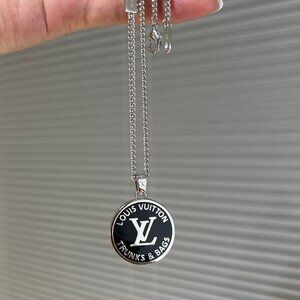Louis Vuitton unisex necklace. Size: 53cm